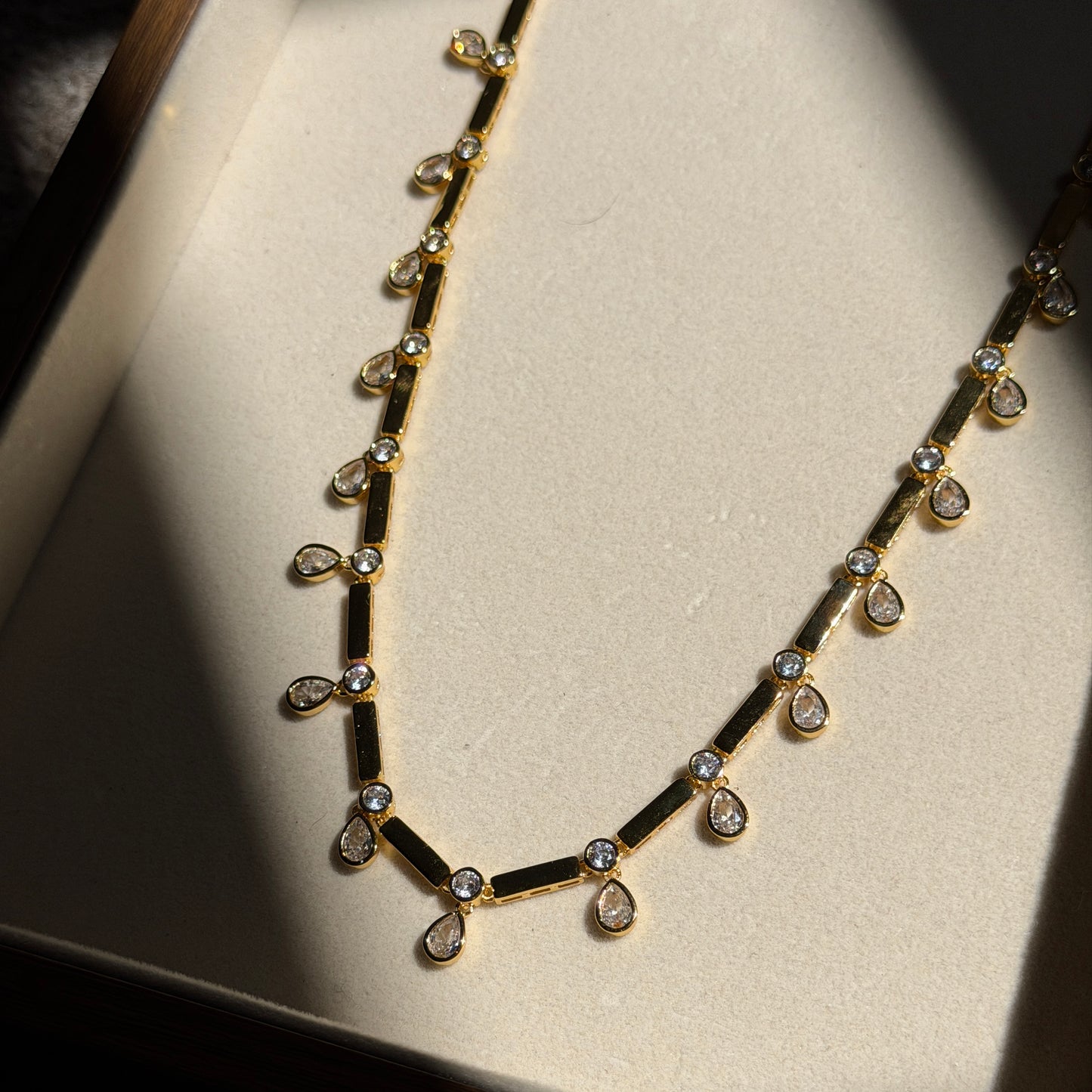Iris necklace
