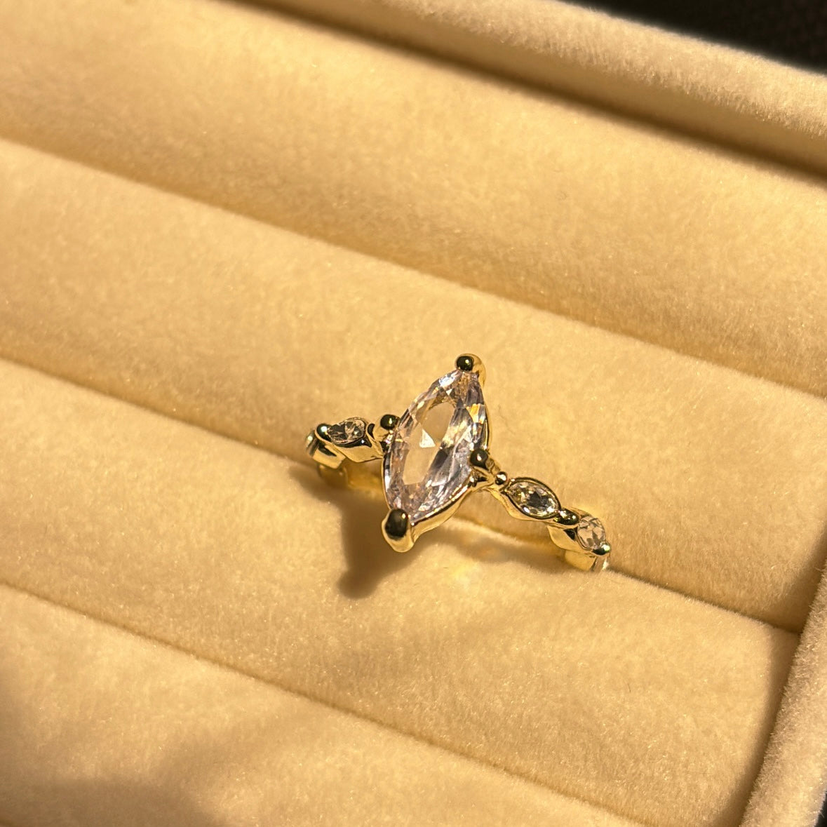 Diana ring