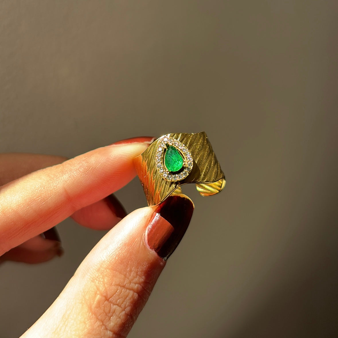 Hazel ring