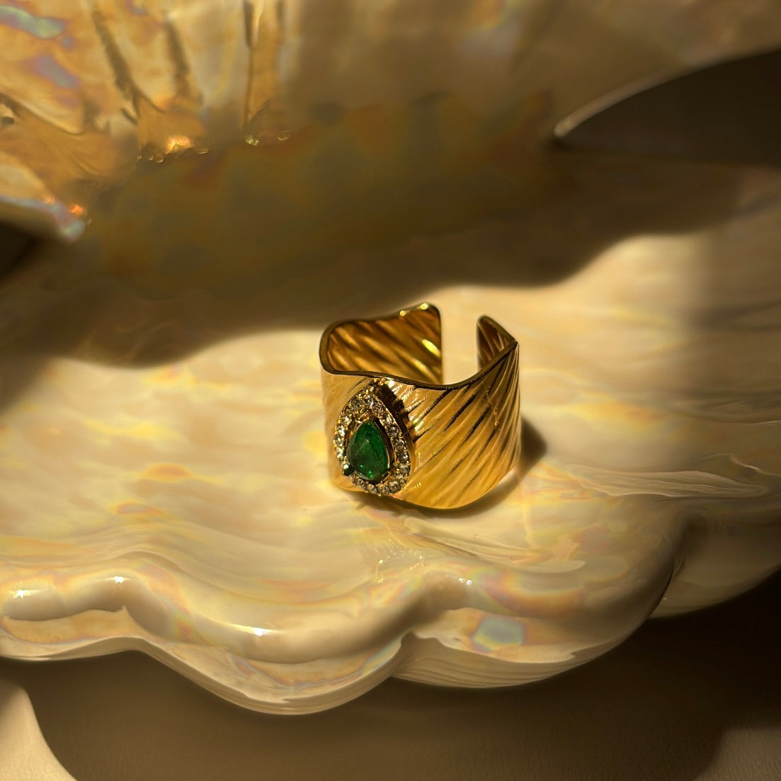 Hazel ring