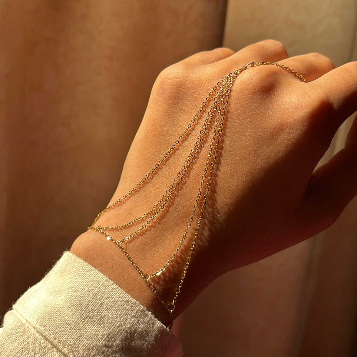 Reyna handchain