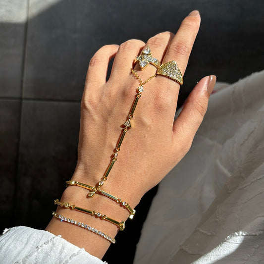 Kyra handchain