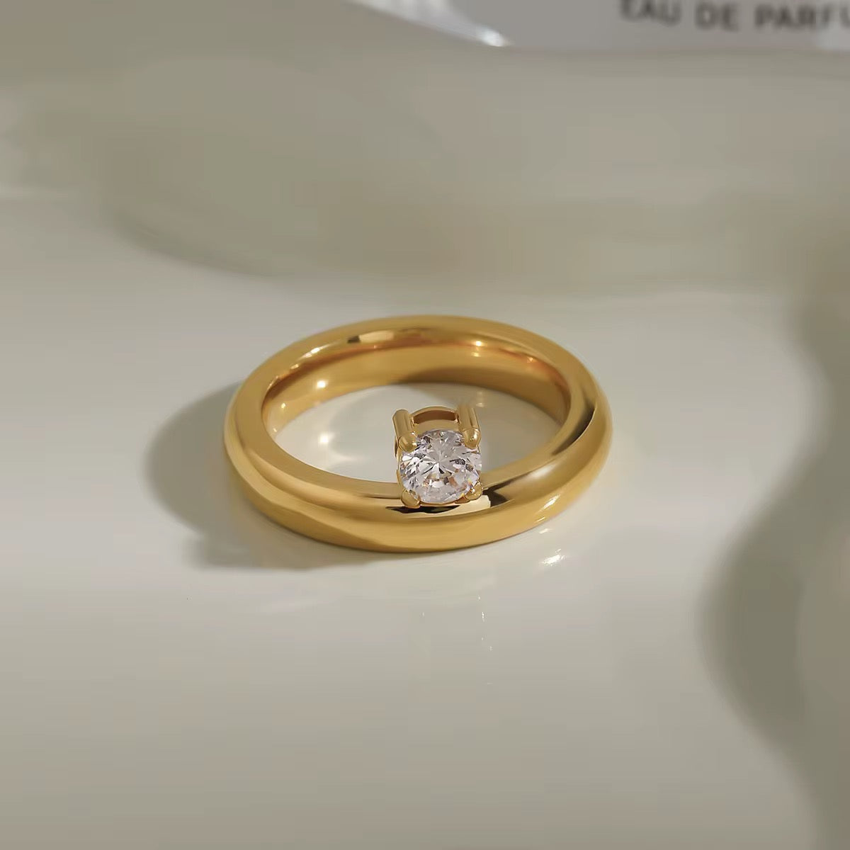 Lucy ring