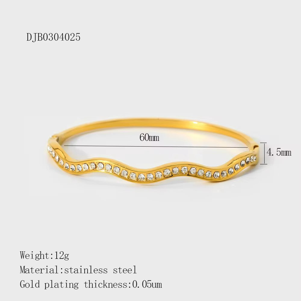 Darya wave bangle