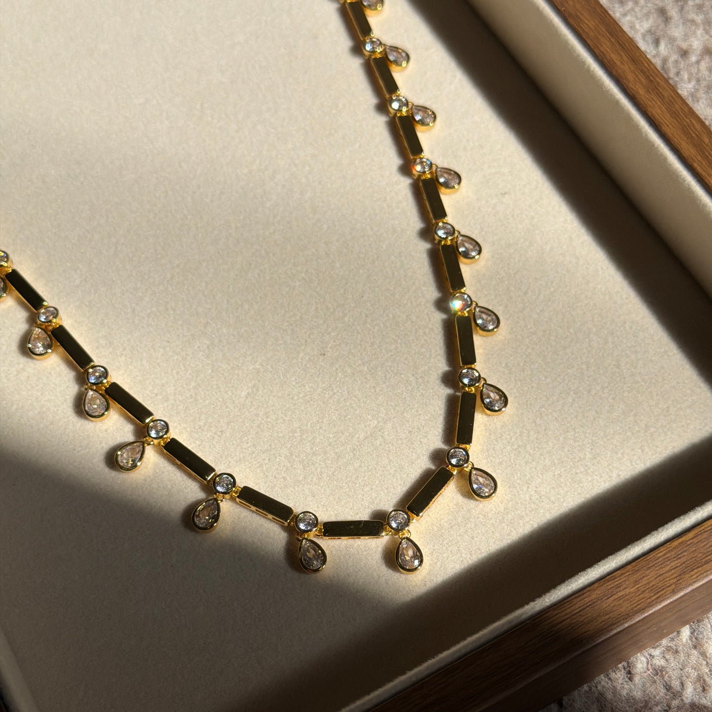 Iris necklace
