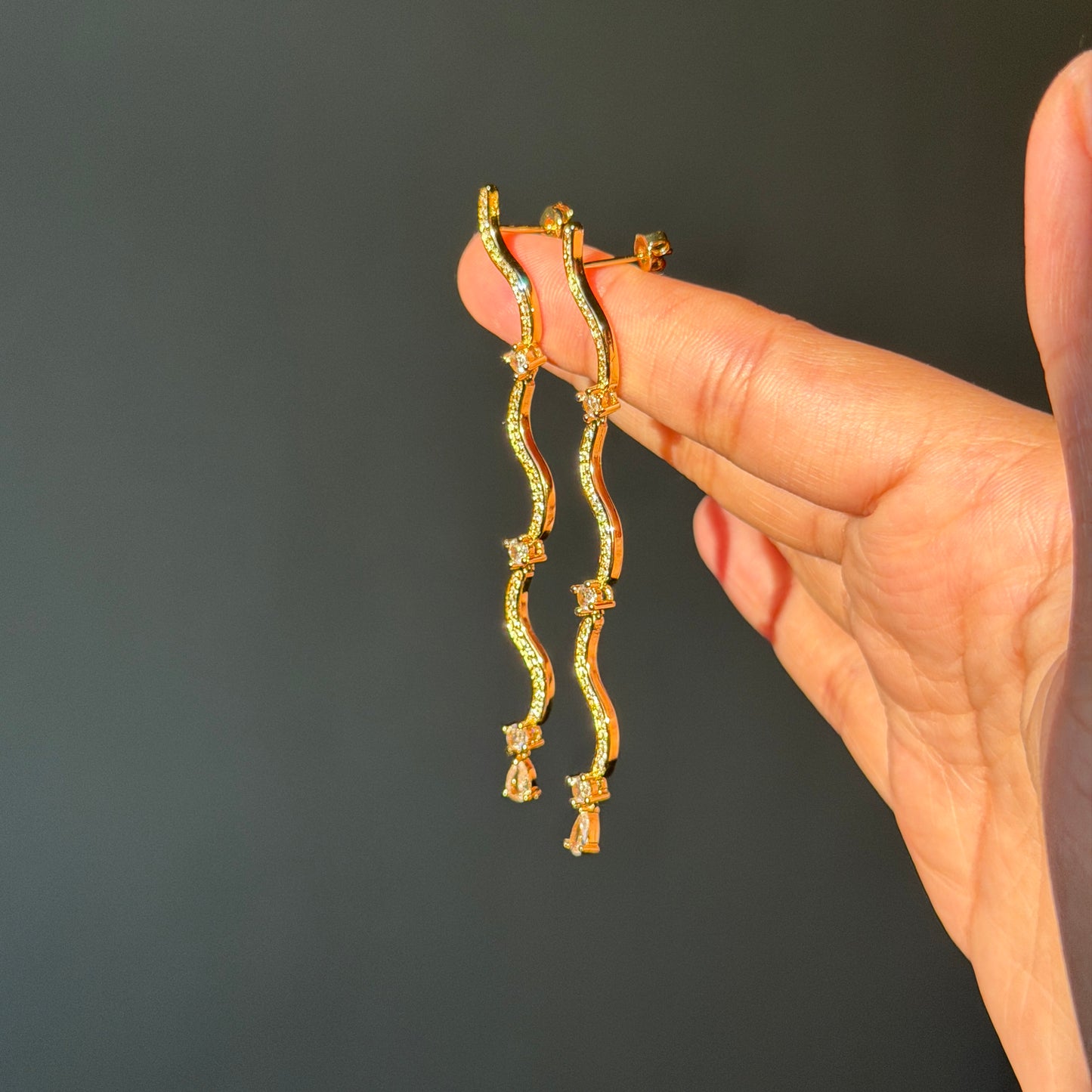 Darya wave earrings